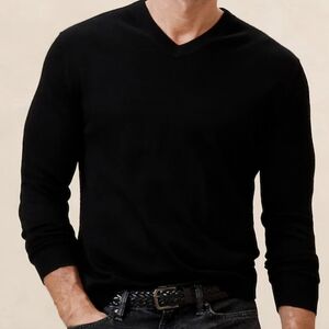 Banana Republic men's Merino V- neck long sleeve sweater